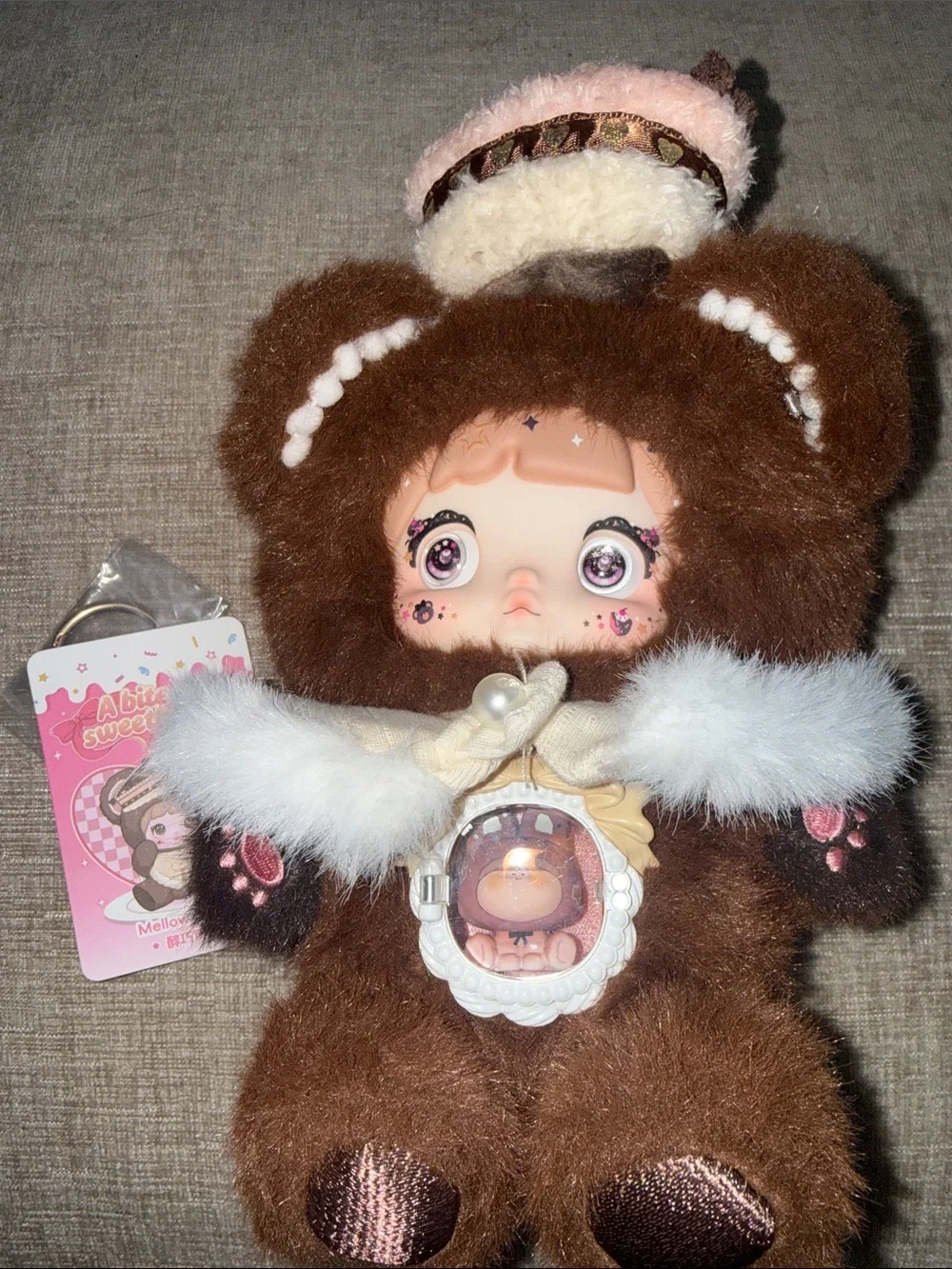 Nommi cute brown